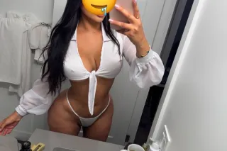 I'm available right now 24/7💄👄👅 - Image 3